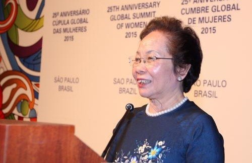 Вице-президент Вьетнама участвует в 25-м всемирном саммите женщин - ảnh 1